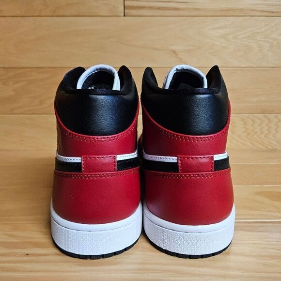 Nike Air Jordan 1 Retro MID Chicago Black Toe MENS Black Red Shoe 554724-069 - Picture 9 of 11